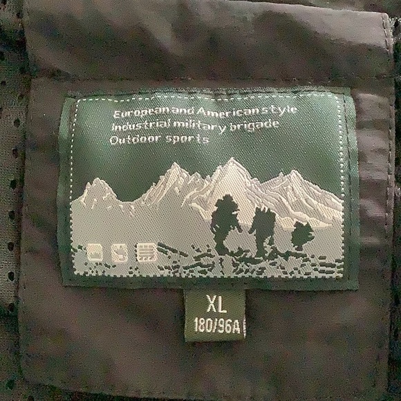 OUTDOOR LIGHTWEIGHT LEISURE VEST 
NWOT - Picture 4 of 6